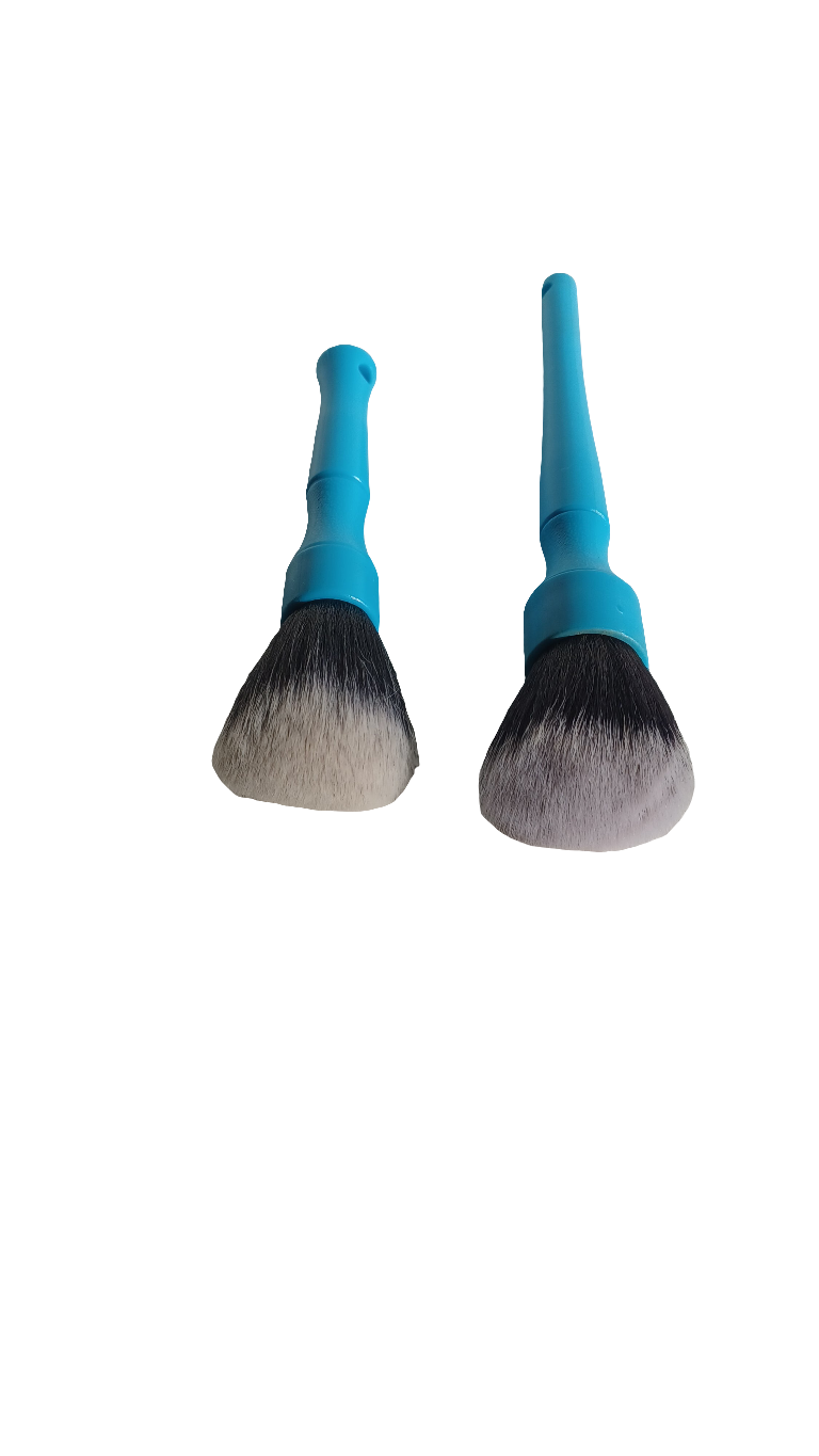 Ultra Soft 2 Piece Detailing Brush Set. BLUE OR RED
