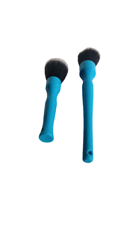 Ultra Soft 2 Piece Detailing Brush Set. BLUE OR RED